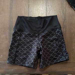 Constantly Varied Gear sz S "Dragon Scale"